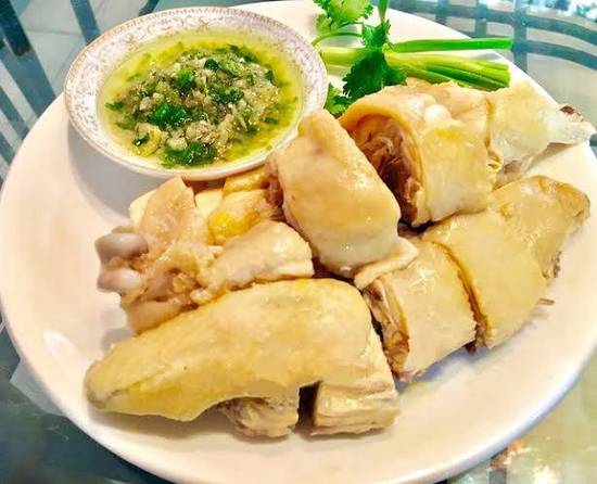 Steamed  Chicken with Ginger and Shallot Sauce ( Half )半只白切走地鸡